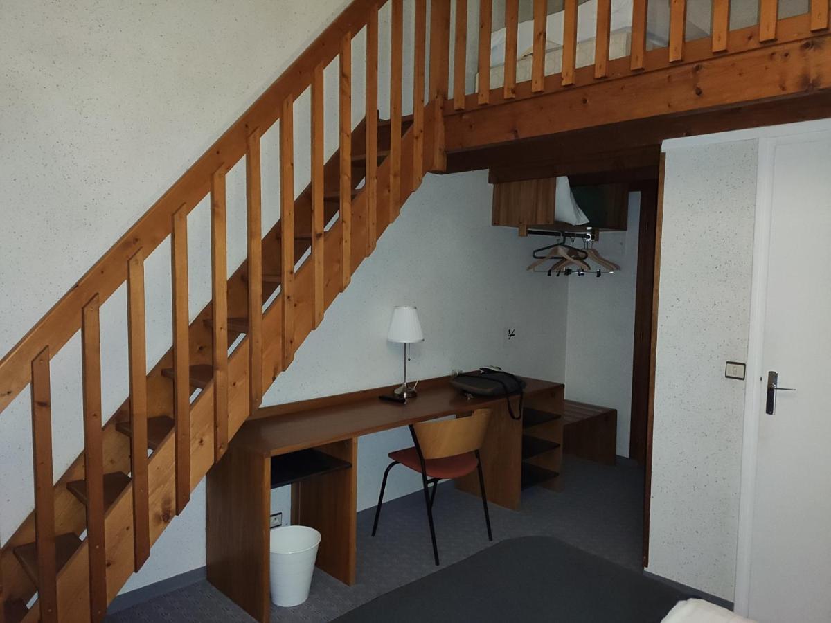 Les Dineux Village Tremeur Bagian luar foto